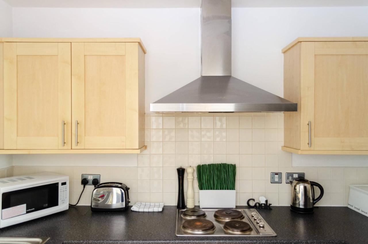 Serviced Apartment In Liverpool City Centre - Free Parking - Balcony - By Happy Days Esterno foto