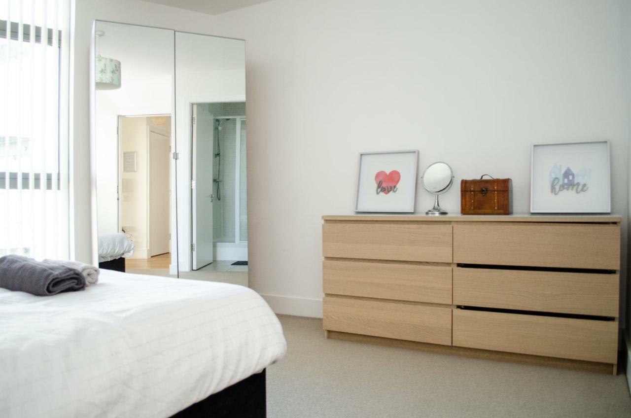 Serviced Apartment In Liverpool City Centre - Free Parking - Balcony - By Happy Days Esterno foto