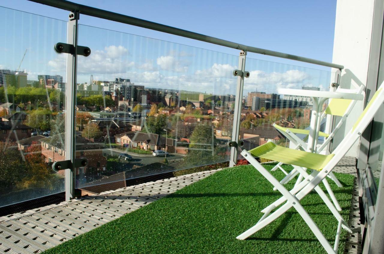 Serviced Apartment In Liverpool City Centre - Free Parking - Balcony - By Happy Days Esterno foto